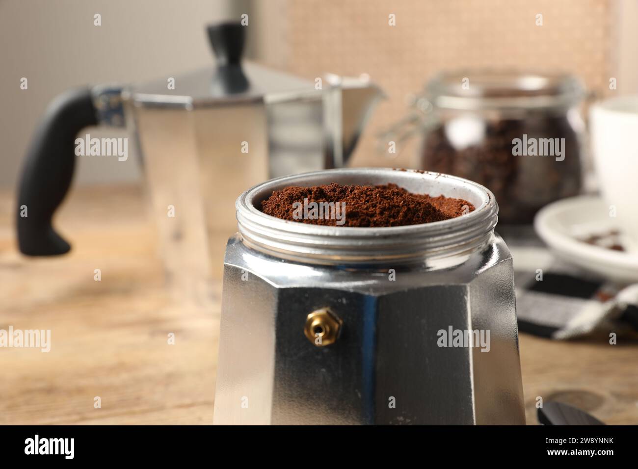 Old coffee percolator hi res stock photography and images Page 2 Alamy