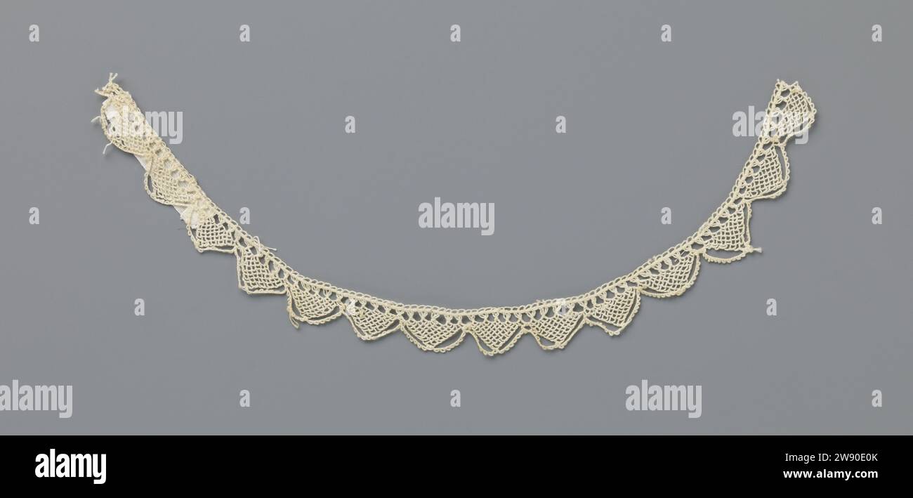 Circular loops hi-res stock photography and images - Alamy