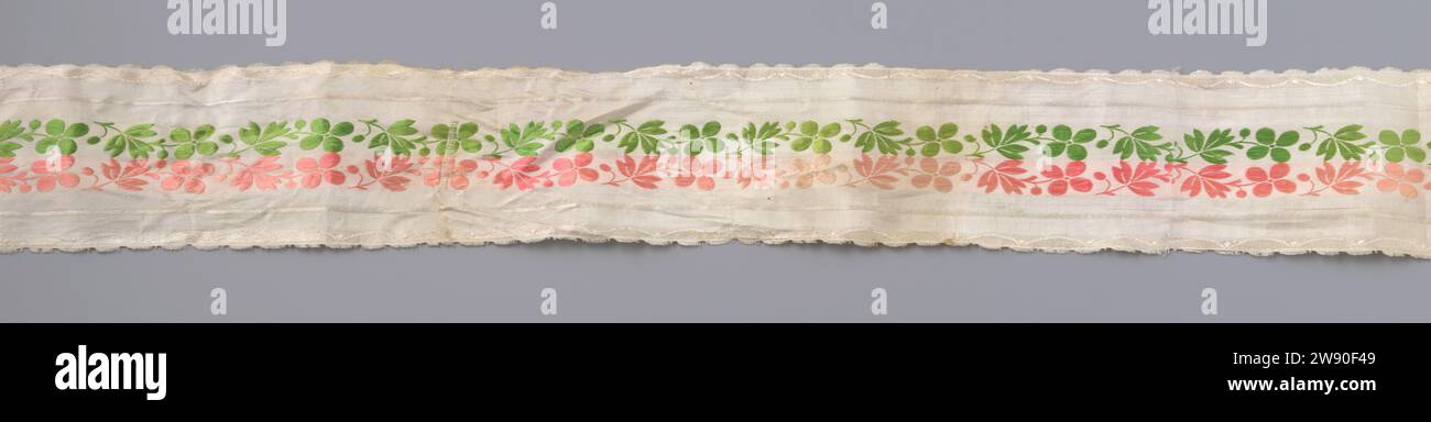 Ribbon of brOOCHERED SILD with a cream-colored surface on which a side of each other pink and green flower and leaf vend have been applied over the entire length, anonymous, c. 1800 - c. 1815 ribbon (material) Ribbon of brochureed silk with a cream-colored surface on which a side-on-side pink and green flower and leaf vank have been applied over the entire length. The edges are scooped. West-Europa whole: Silk Stock Photo