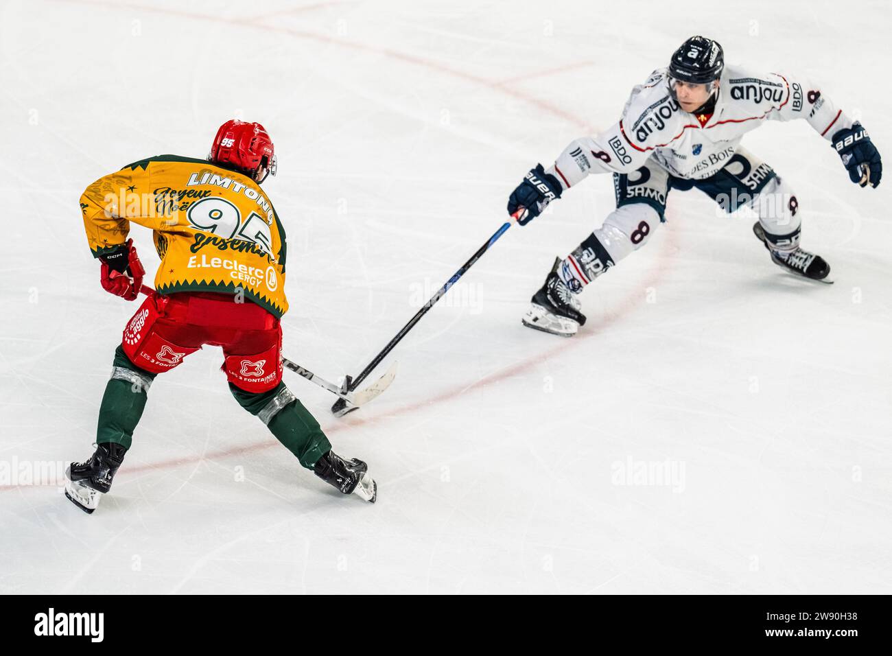 Cergy Pontoise, France. 22nd Dec, 2023. Sayam LIMTONG (Jokers) and Neil MANNING (Angers) during the Synerglace Ligue Magnus ice hochey match between Jokers de Cergy-Pontoise and Ducs d'Angers on December 22, 2023 at Aren'Ice in Cergy-Pontoise, France - Photo Alexandre Martins/DPPI Credit: DPPI Media/Alamy Live News Stock Photo