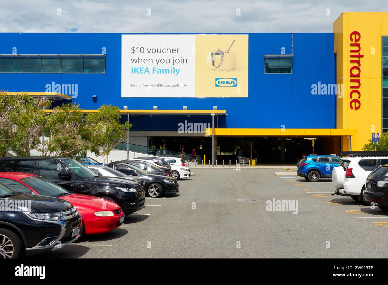 Ikea store exterior hires stock photography and images Alamy