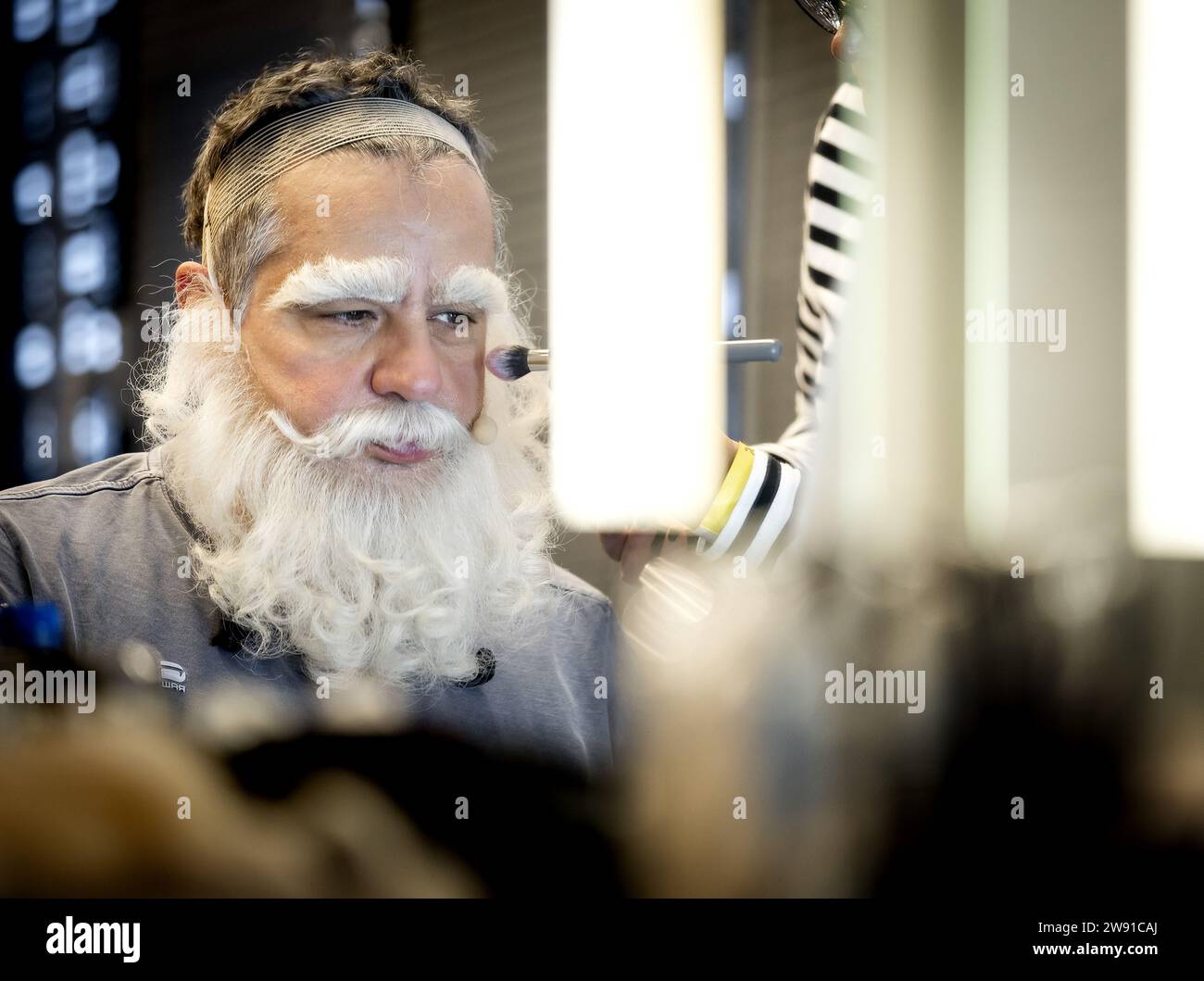 Amsterdam, Netherlands. 23rd Dec 2023. AMSTERDAM - Frank Lammers is getting ready for the Christmas show Santa Claus is coming to Town in the Ziggo Dome. The actor takes on the role of Santa Claus for the show. ANP KOEN VAN WEEL netherlands out - belgium out Credit: ANP/Alamy Live News Credit: ANP/Alamy Live News Stock Photo