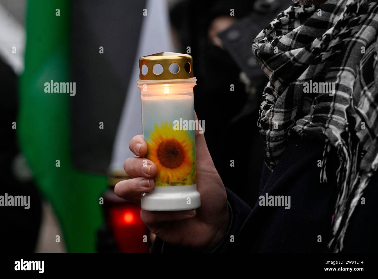 Cologne, Germany. 23rd Dec, 2023. Several hundred demonstrators commemorate the victims in Gaza with a candle march from the main train station. The "Palestinian Community Germany - Cologne" and the "Palestinian Alliance in NRW" had called for the march to Breslauer Platz. Credit: Roberto Pfeil/dpa/Alamy Live News Stock Photo