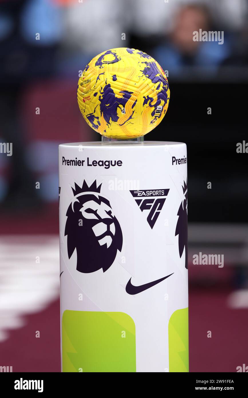 Premier league nike football on hi res stock photography and images Alamy