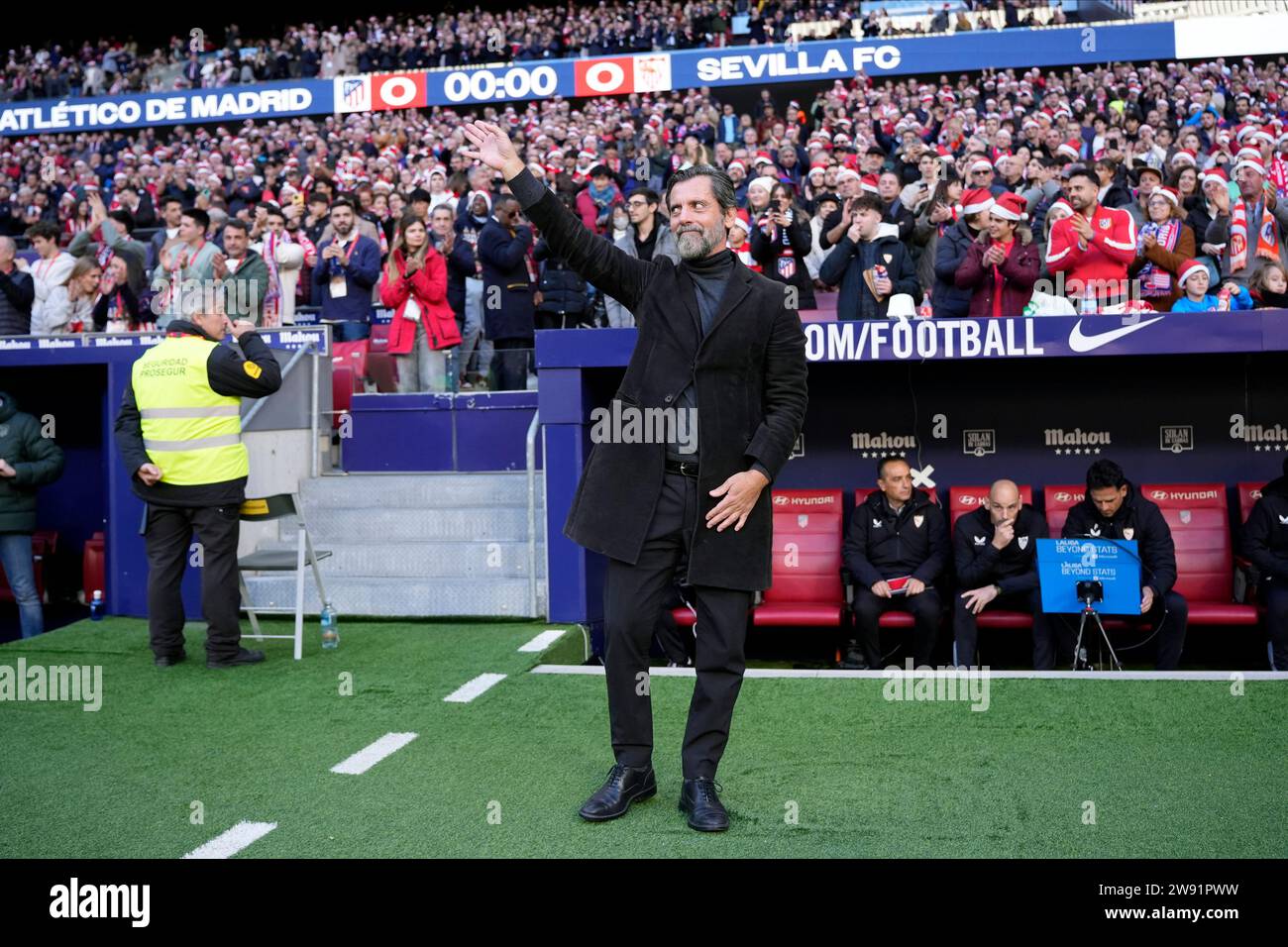 Madrid, Spain. 23rd Dec, 2023. Sevilla FC head coach Quique Flores during the La Liga match between Atletico de Madrid and Sevilla FC played at Civitas Metropolitano Stadium on December 23 in Madrid, Spain. (Photo by Cesar Cebolla/PRESSINPHOTO) Credit: PRESSINPHOTO SPORTS AGENCY/Alamy Live News Stock Photo