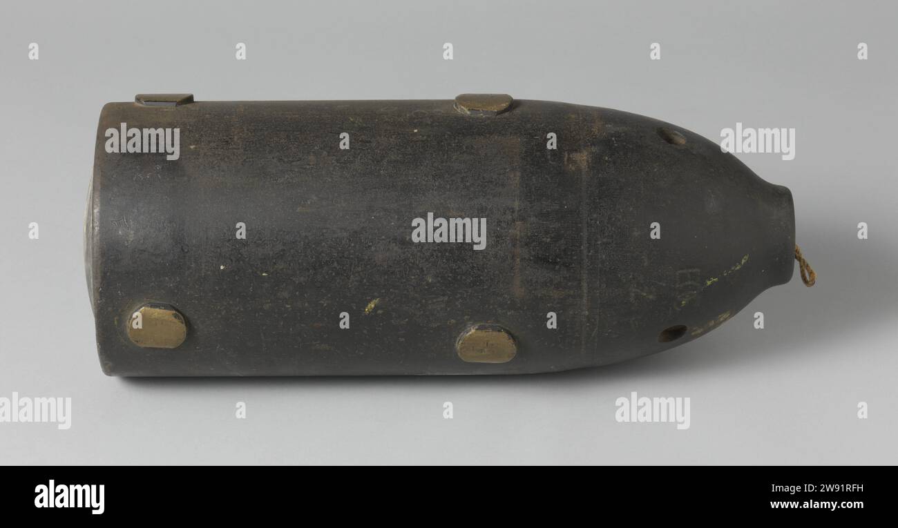 18-cm Segment Shell, W.G. Armstrong & Co, 1868 grenade (ammunition) Pointed 18 cm grenade. The grenade is 44.8 cm long and has a caliber of 175 mm. He has two rings bronze cams for a drawn run with three pulling fields. The nose is the shape of a flesse neck and the tube hole is filled with a plug with a rope. The bold soil used is secured with a lead ring. Newcastle upon Tyne iron (metal). bronze (metal). brass (alloy). lead (metal). rope Stock Photo