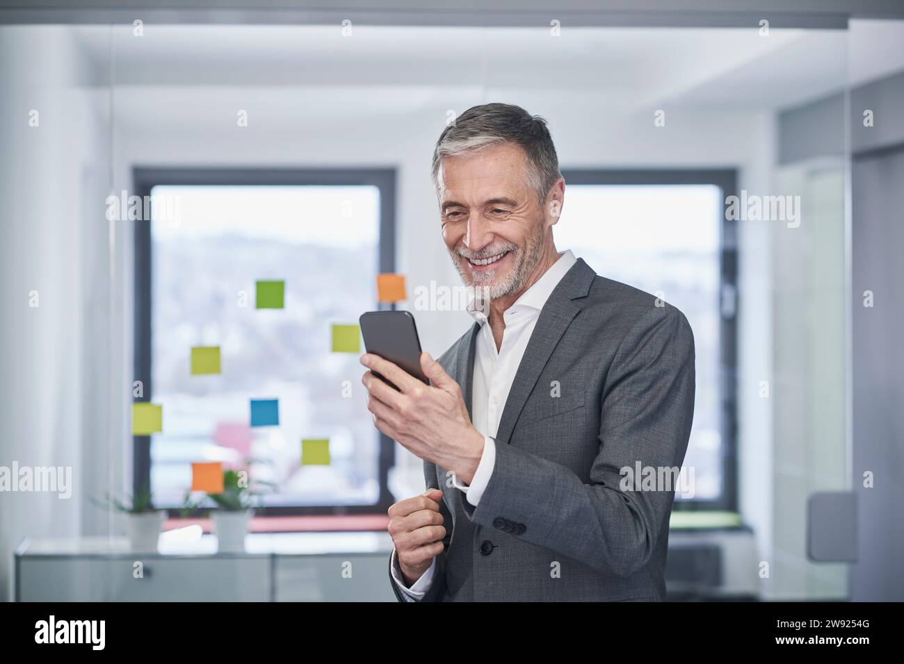 Happy senior people using hi-res stock photography and images - Alamy