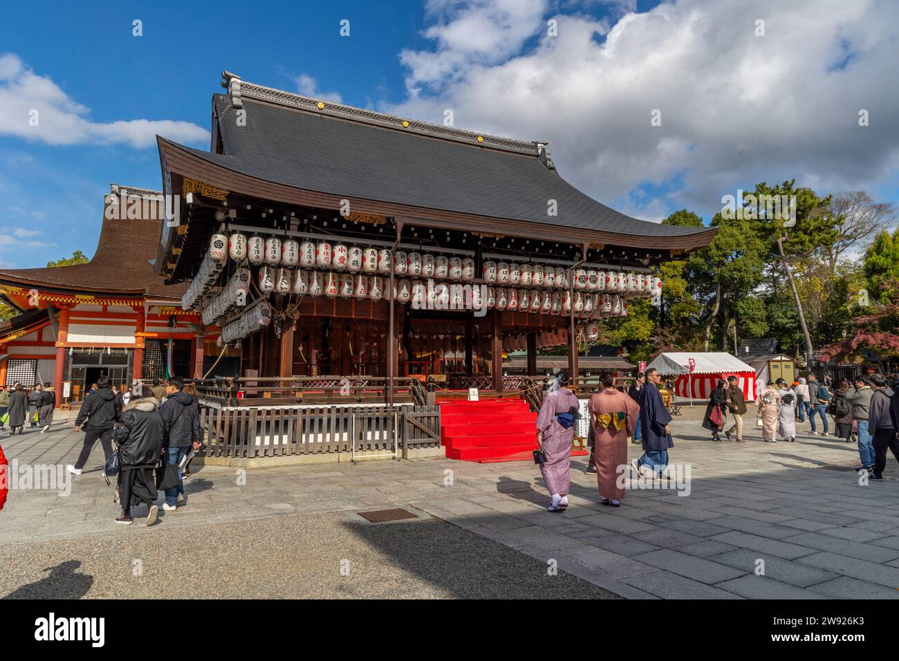 Kyoto yasaka shrine hi-res stock photography and images - Alamy