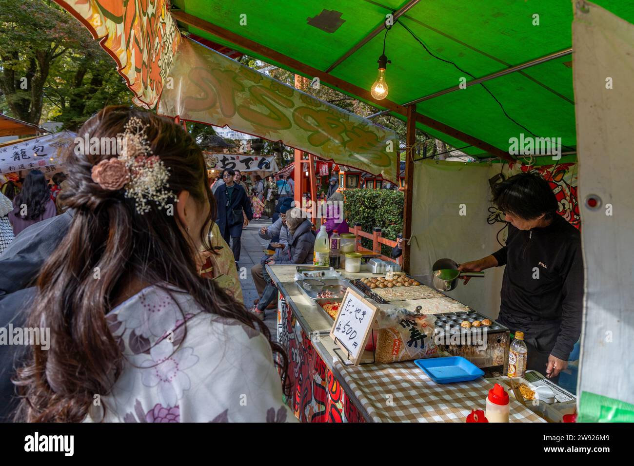 Food booth japan hi-res stock photography and images - Alamy