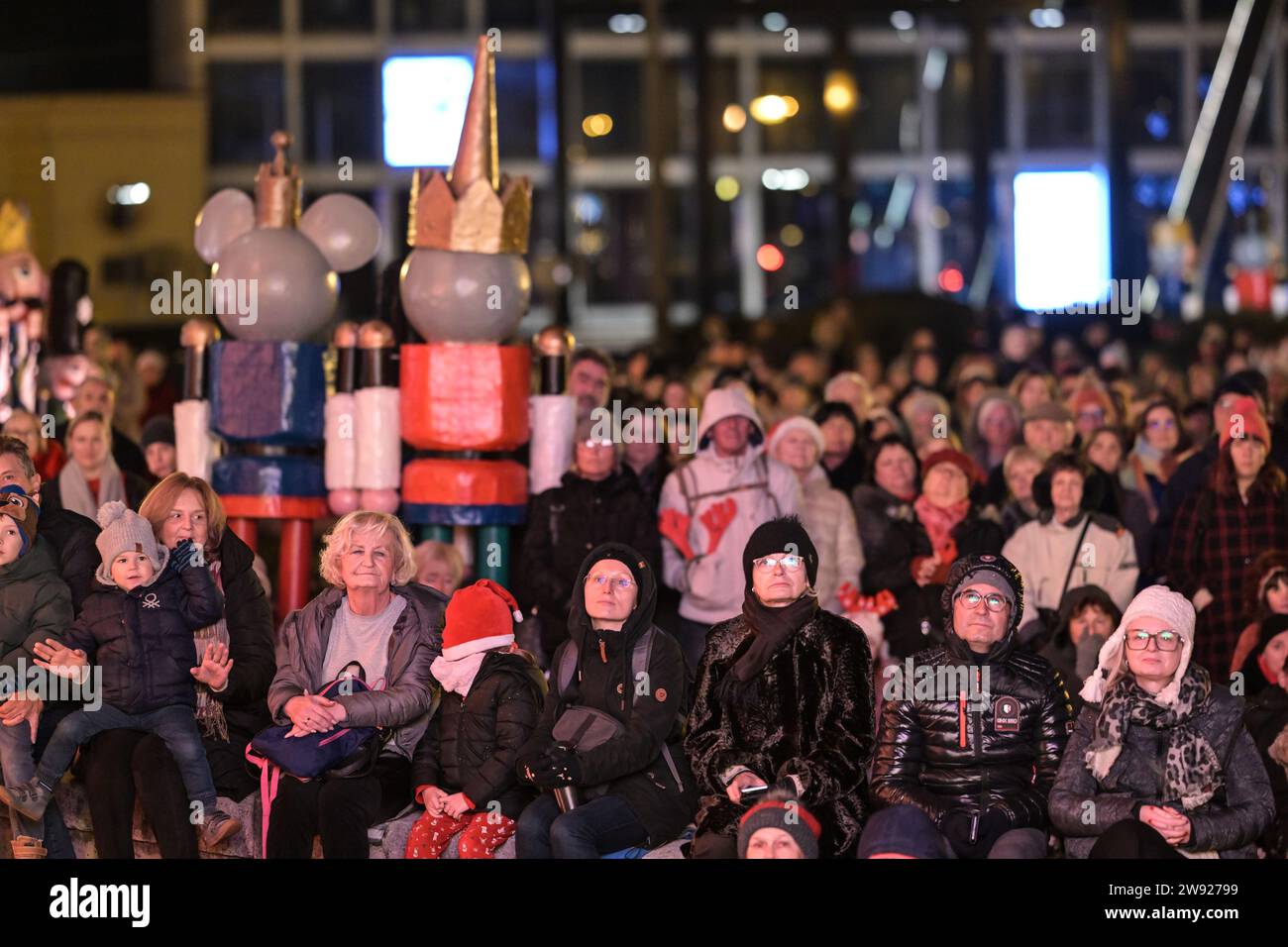 Zagreb, Zagreb. 23rd Dec, 2023. Visitors of Zagreb Christmas Market
