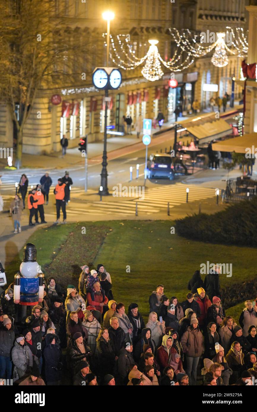 Zagreb, Zagreb. 23rd Dec, 2023. Visitors of Zagreb Christmas Market