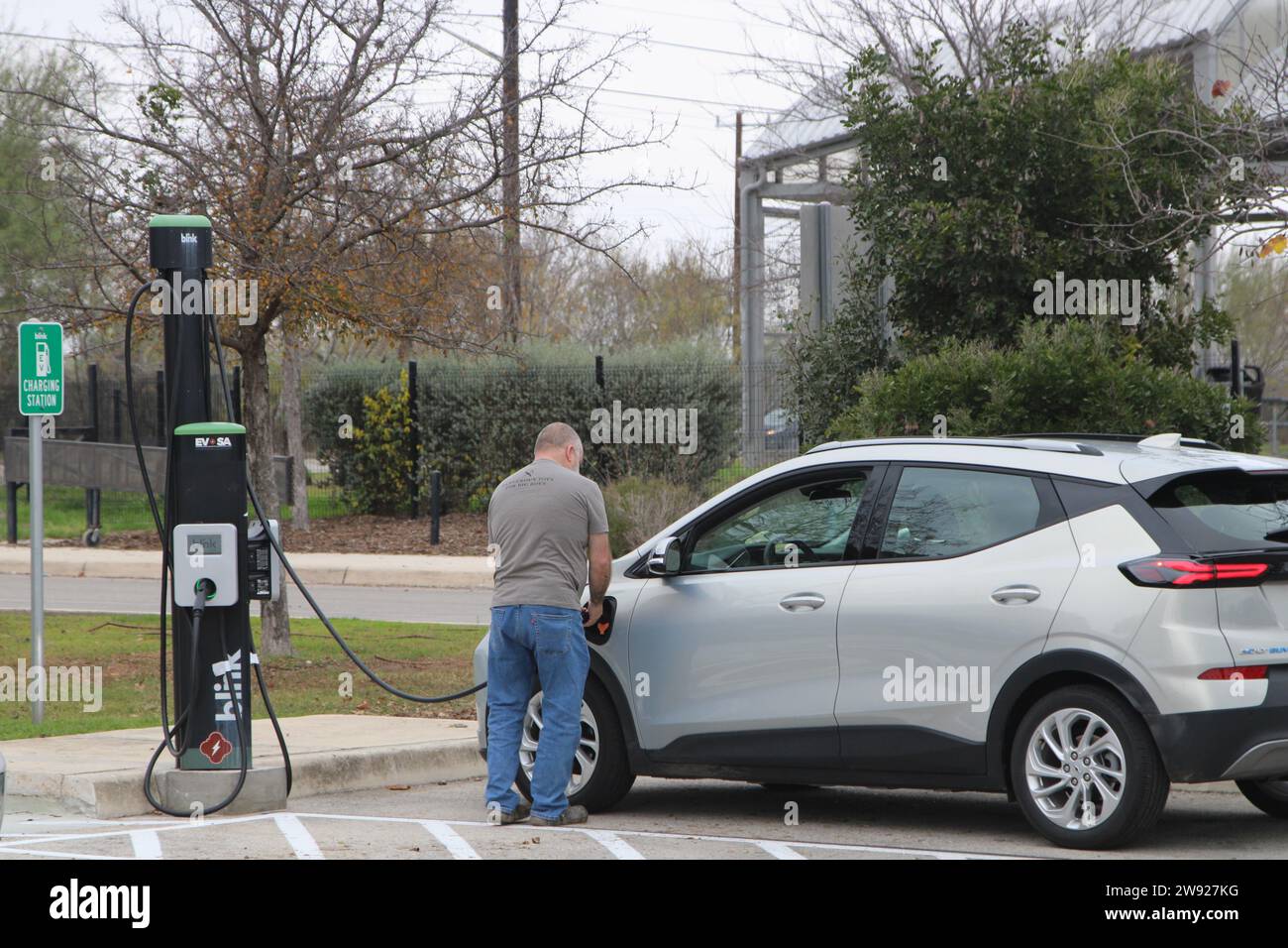 J1772 hires stock photography and images Alamy