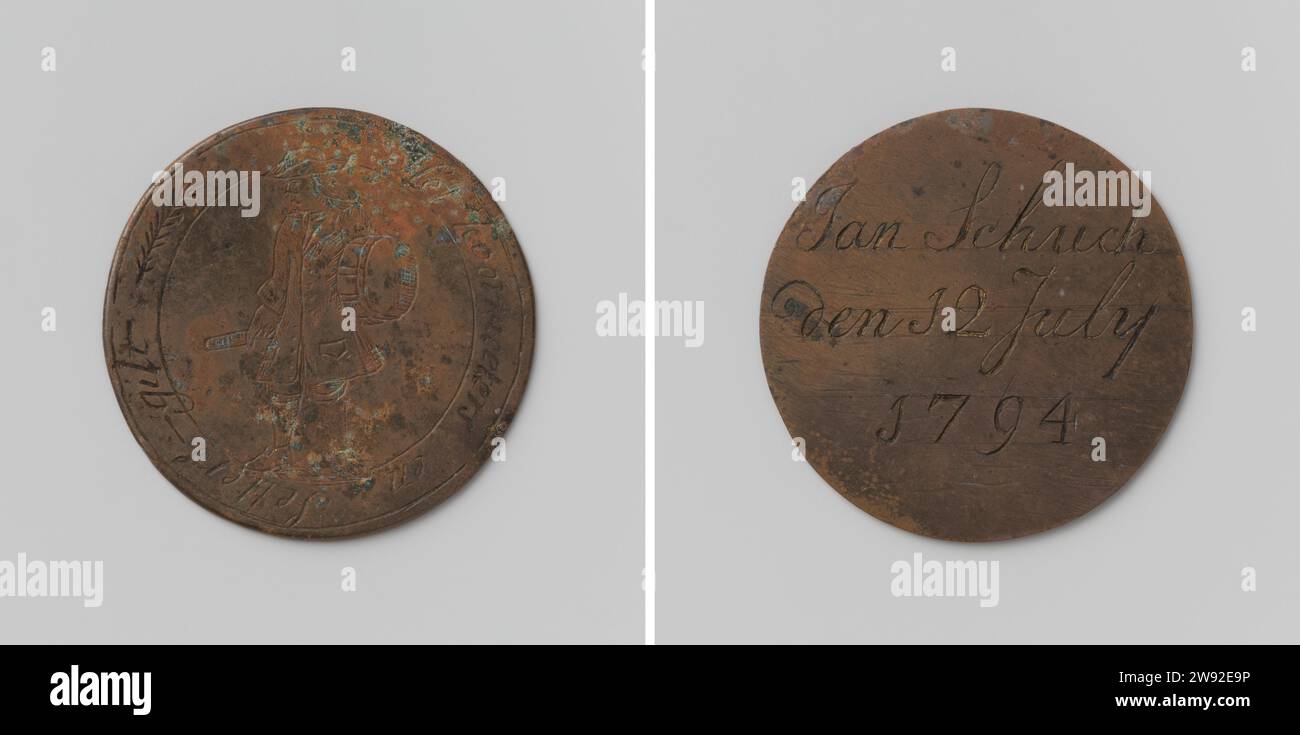 Korenmeters and Sattersgilde van Amsterdam, Gildepenning by Jan Schuch, Anonymous, 1794 medal Brass medal. Front: Left desired man with hat on head, bow in the right and corn size in the left hand inside. Reverse: Inscription Amsterdam brass (alloy) engraving  Amsterdam Stock Photo