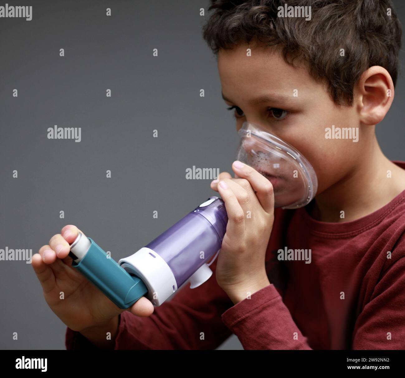 Asthma inhaler spray puff hi-res stock photography and images - Alamy