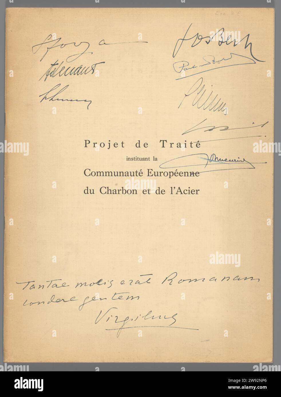 Project of treaty establishing the European coal and steel community, E.G.K.S., 1950 book Book, 89 numbered pp, French. On the front in Pen 8 signatures and o. A quote from Vergilius. Notes in pencil on the PP. Loose in the book: 1 menu 'ministére des affaires Etrrangers' dated 17-4-1951, with 30 signatures inside; And, between pp 66 and 67, typed decisive 'Article 93'.  paper. ink. pencil printing / writing (processes) Stock Photo