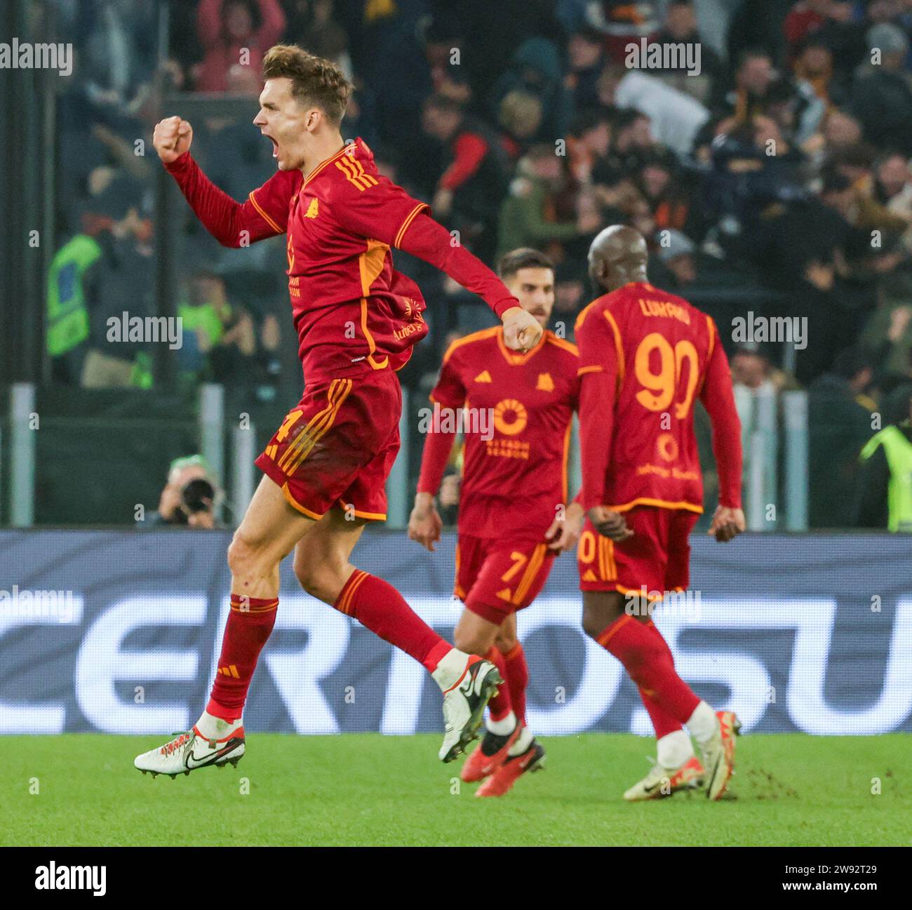 ROMA, Lazio, ITALIA. 23rd Dec, 2023. 12/23/2023 Rome, Olympic Stadium, football match valid for the 2023/24 Serie A championship between AS Roma vs SSC Napoli.In the picture: Lorenzo Pellegrini of AS Roma (Credit Image: © Fabio Sasso/ZUMA Press Wire) EDITORIAL USAGE ONLY! Not for Commercial USAGE! Stock Photo