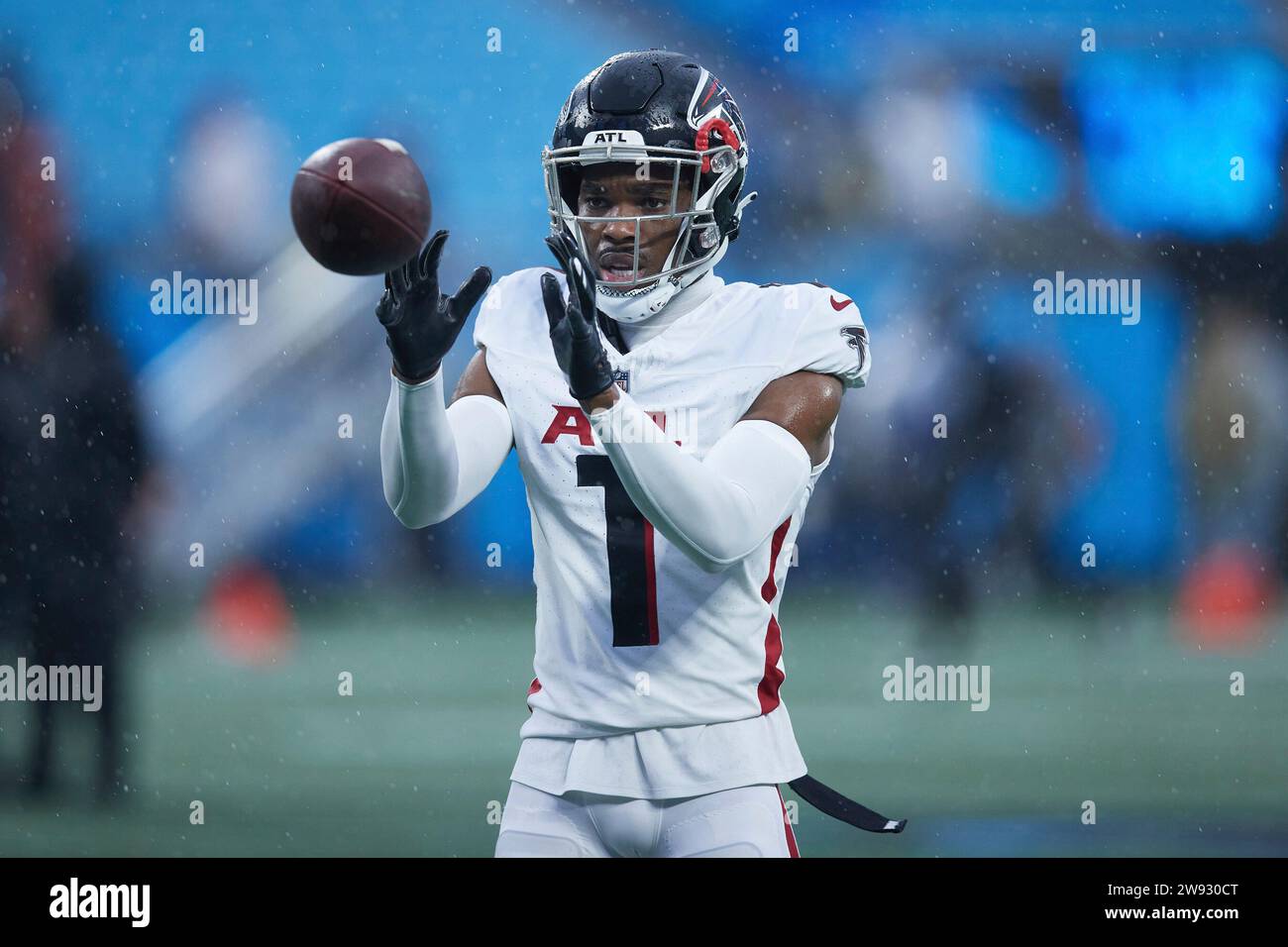 Atlanta Falcons cornerback Jeff Okudah (1) catches the ball during warm