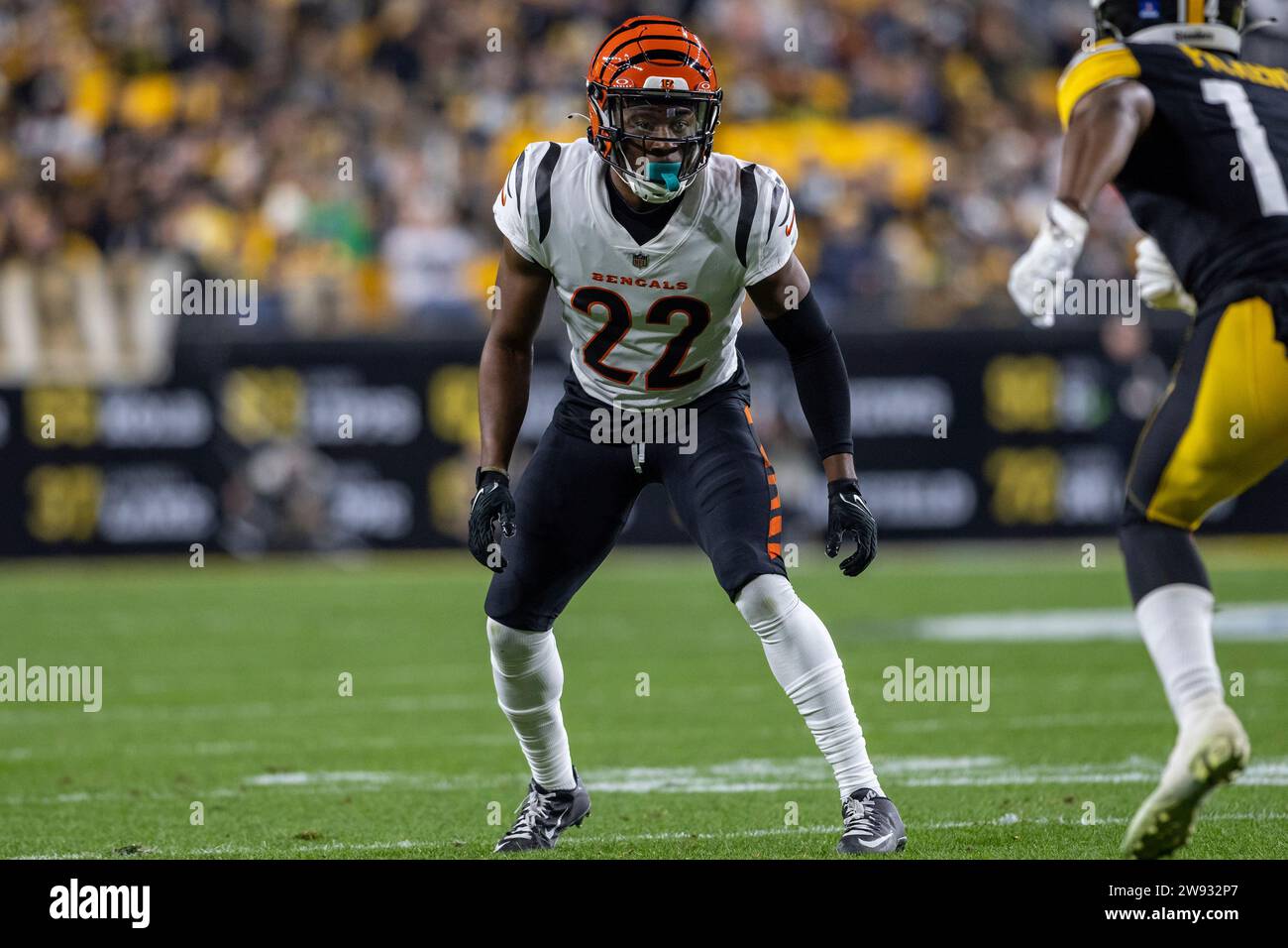 Cincinnati Bengals cornerback Chidobe Awuzie (22) defends during an NFL ...