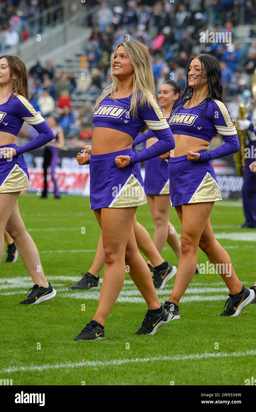 december-22-2023-james-madison-dukes-cheerleaders-performing-on-the