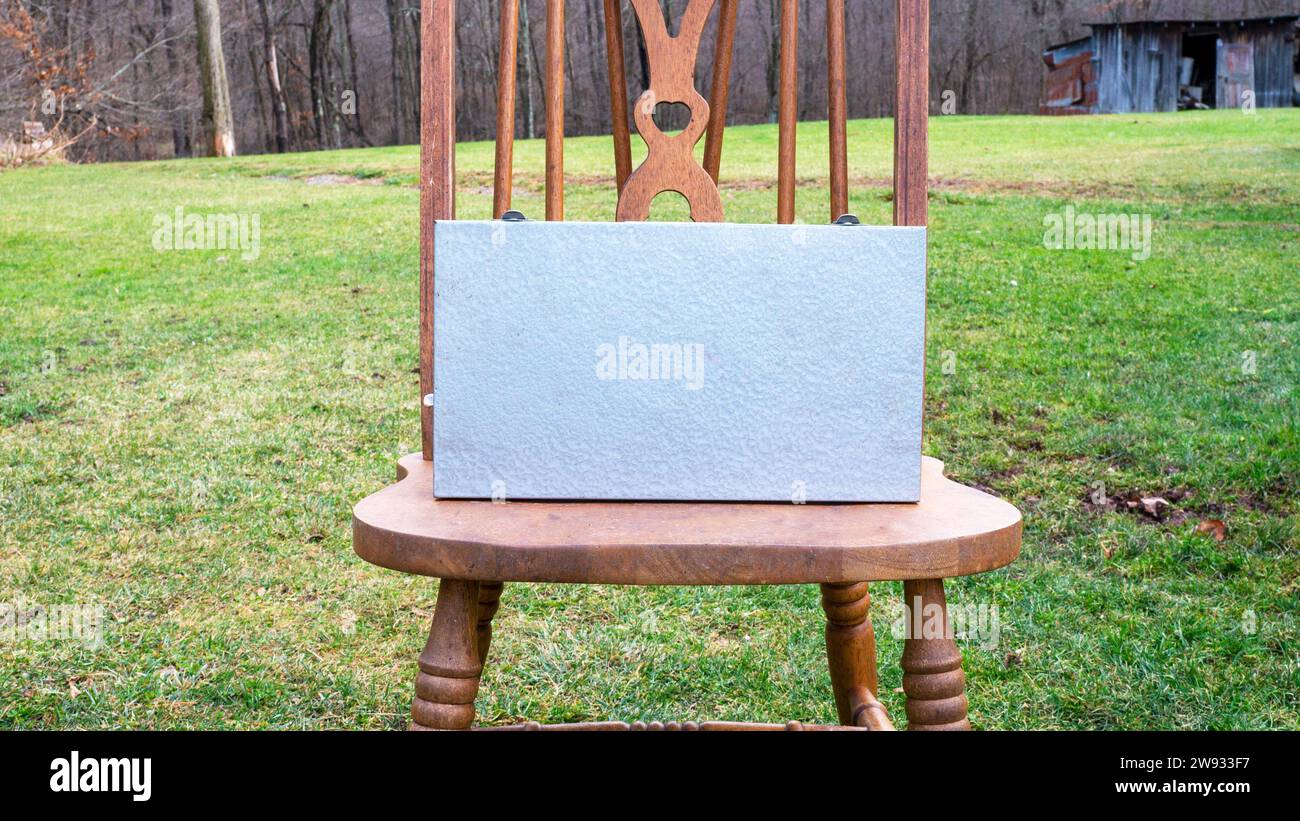 Resting on box hi-res stock photography and images - Alamy
