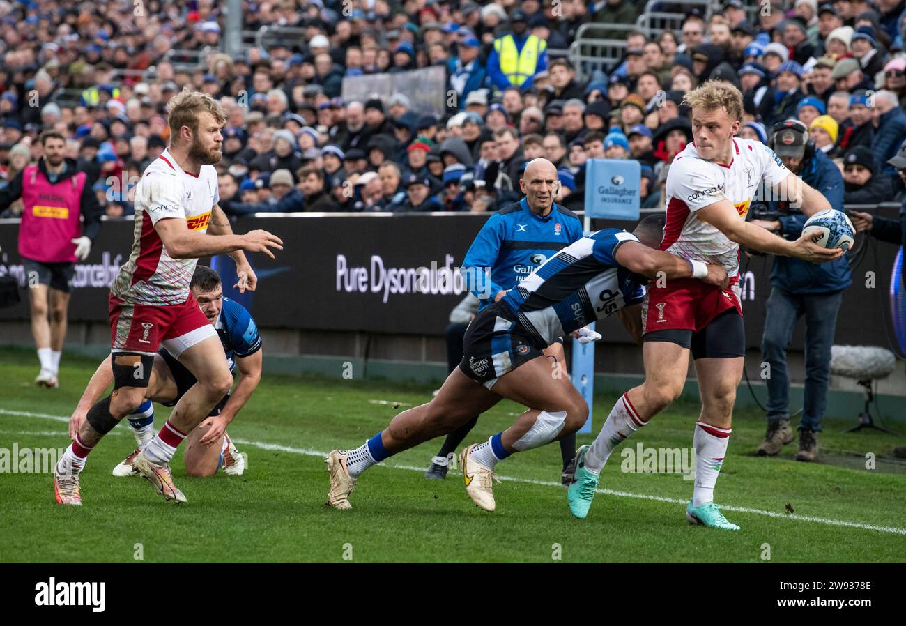 Bath, UK. 23rd Dec 2023. Bath Rugby Joe Cokanasiga and Harlequins Louis