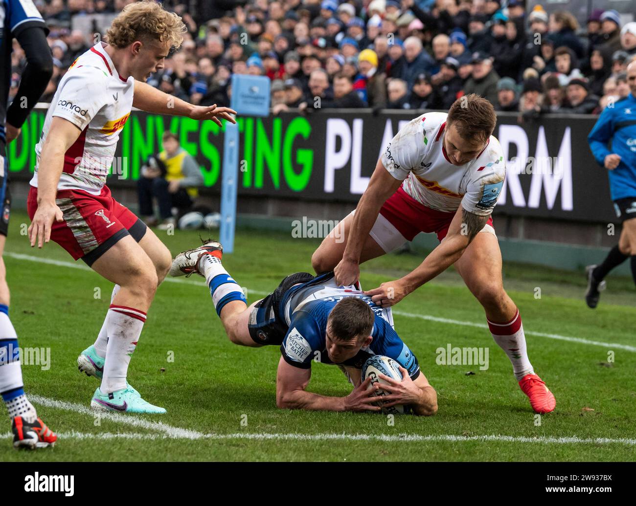 Bath, UK. 23rd Dec 2023. Bath Rugby Matt Gallagher and Harlequins Andre