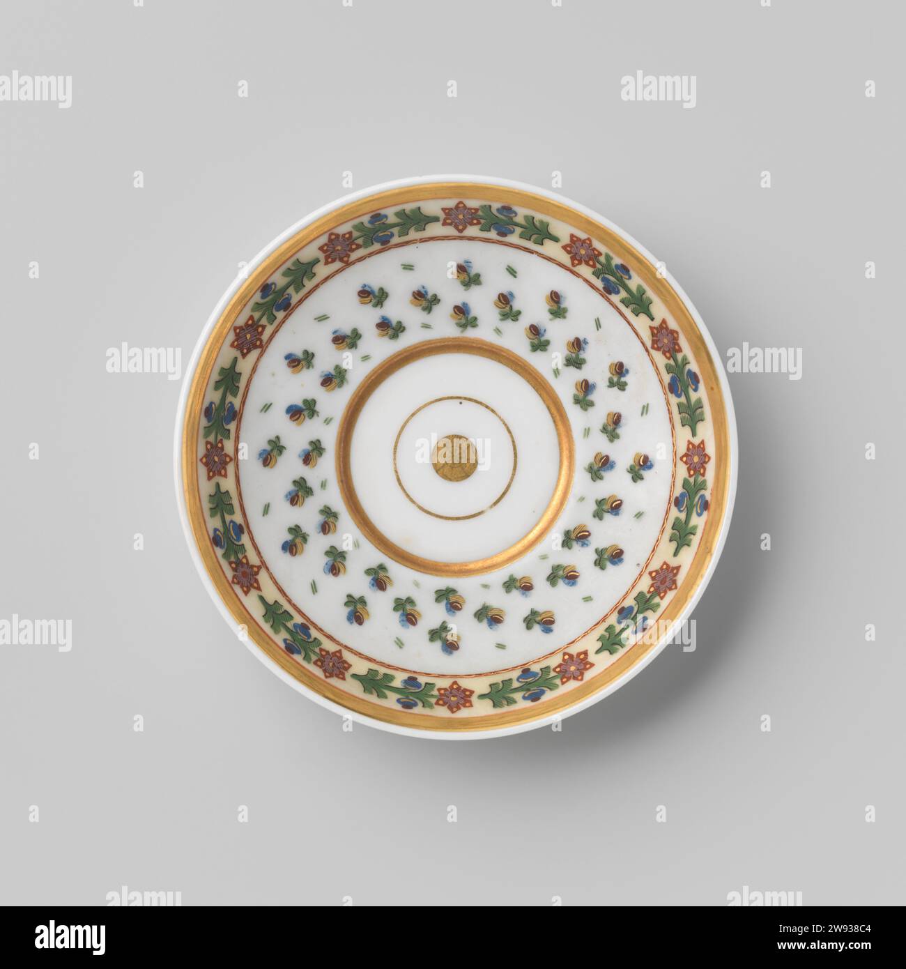 saucer-with-flower-sprays-anonymous-c-1800-c-1810-porcelain-dish