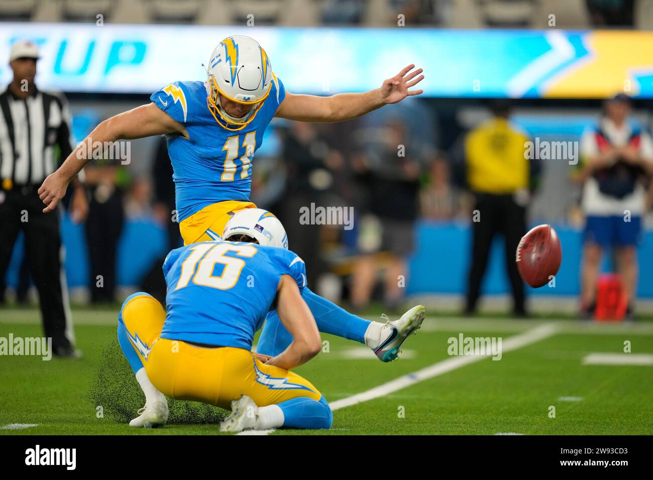 Los Angeles Chargers place kicker Cameron Dicker (11) makes a field goal during the first half