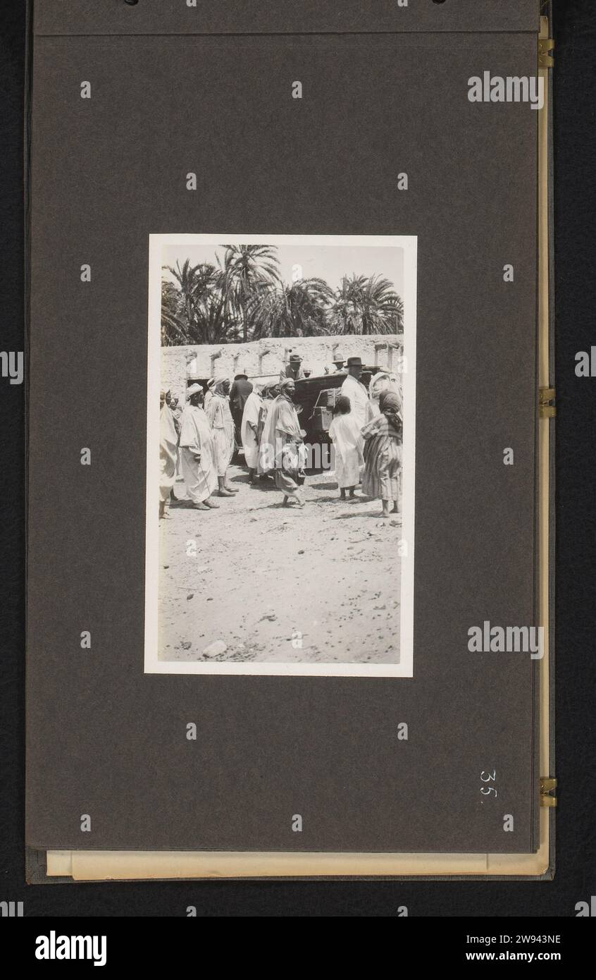 European and North African people on the border between Algeria and Tunisia, Tamerza, 1927 photograph This photo is part of an album. unknown paper. photographic support gelatin silver print historical persons Algeria. Tunisia Stock Photo