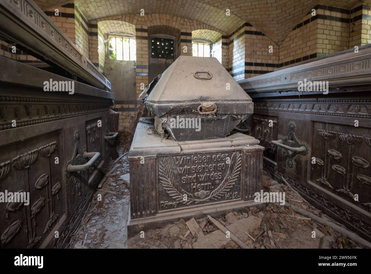 Mausoleum K / Mausoleum der Familie KorckSchoenfeld with coffins and
