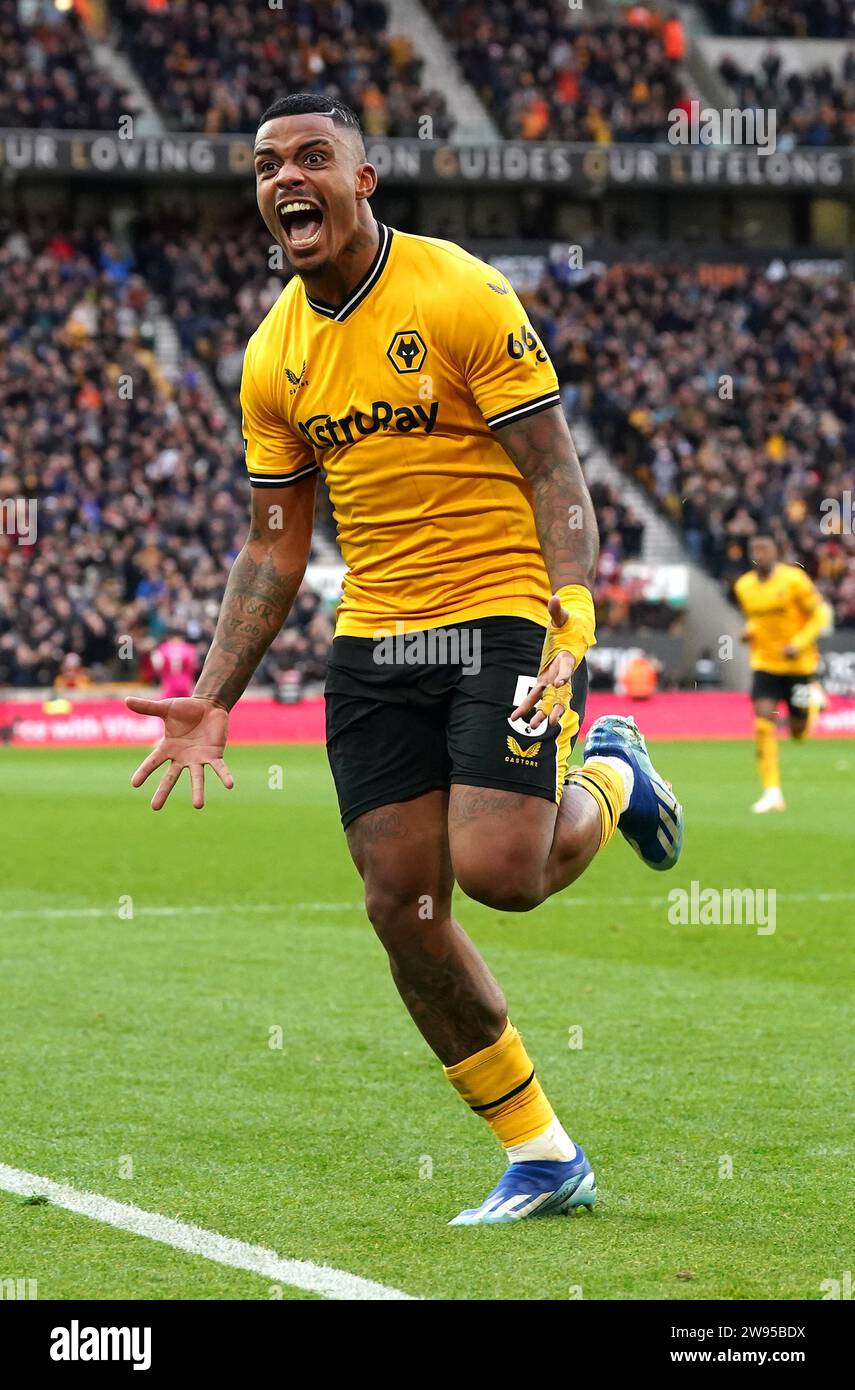 Wolverhampton Wanderers' Mario Lemina celebrates scoring their side's ...