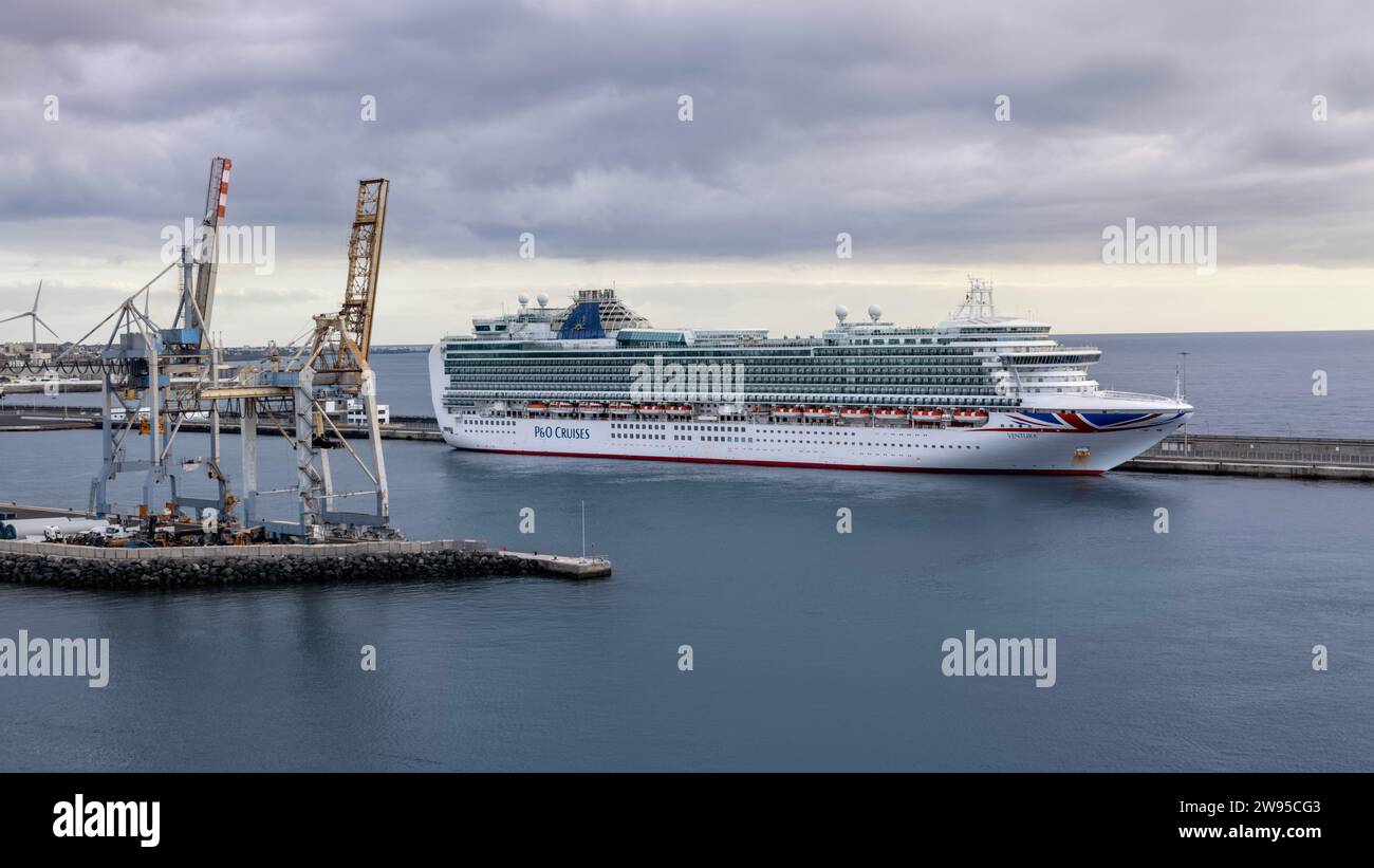 P & O Ventura Cruise Ship Arrecife cruise terminal, Lanzarote, Canary Islands Spain Stock Photo