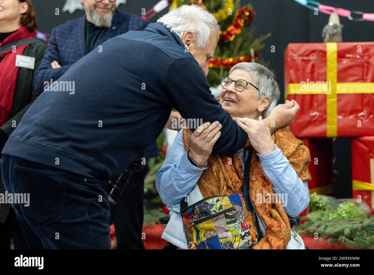 Wroclaw, Wroclaw, Poland. 24th Dec, 2023. Organize a warm Christmas Eve in Wroclaw by organizations helping people in the homelessness crisis. in Pic: Janina Ochojska, Mieczyslaw Michalak (Credit Image: © Krzysztof Zatycki/ZUMA Press Wire) EDITORIAL USAGE ONLY! Not for Commercial USAGE! Stock Photo