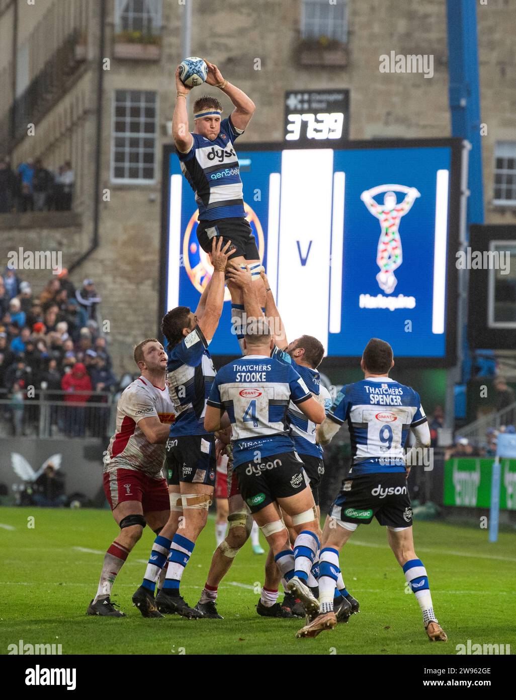 GJ van Velze of Bath Rugby wins a lineout during the Bath Rugby vs