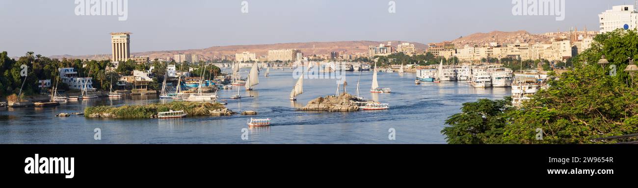 View nile river sailboats hi-res stock photography and images - Alamy
