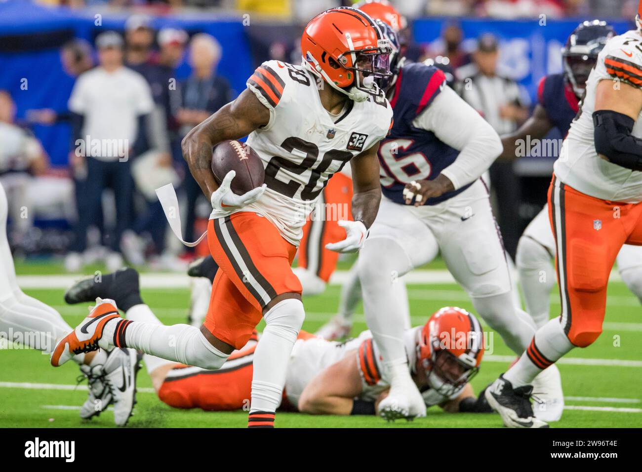 December 24, 2023: Cleveland Browns running back Pierre Strong Jr. (20 ...