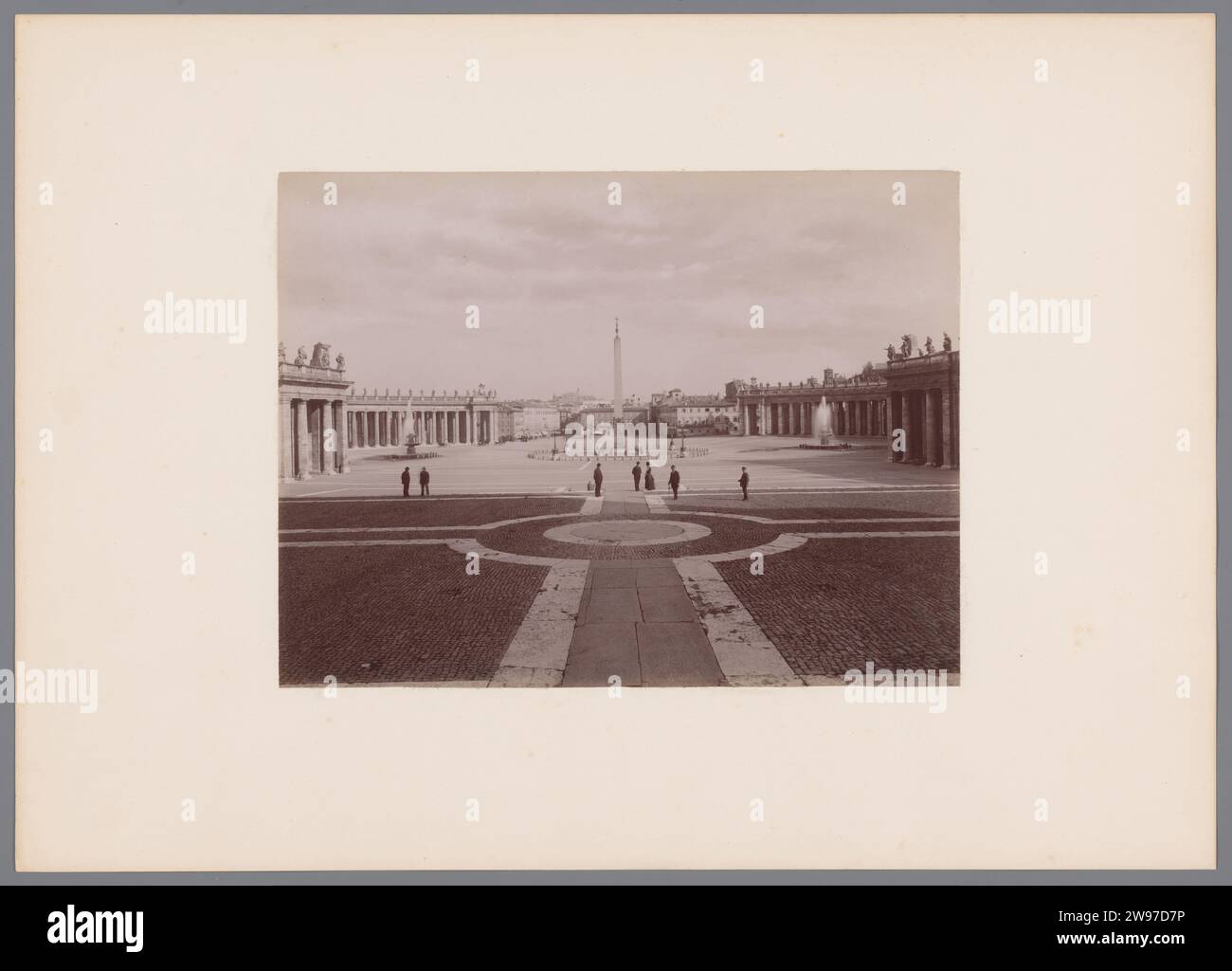 View of Sint -Pietersplein in Vatican City, Italy, Carlo Brogi (Possibly), 1881 - 1900 photograph  Vaticaanstadpublisher: Florence cardboard. paper albumen print square, place, circus, etc. Saint Peters Square Stock Photo