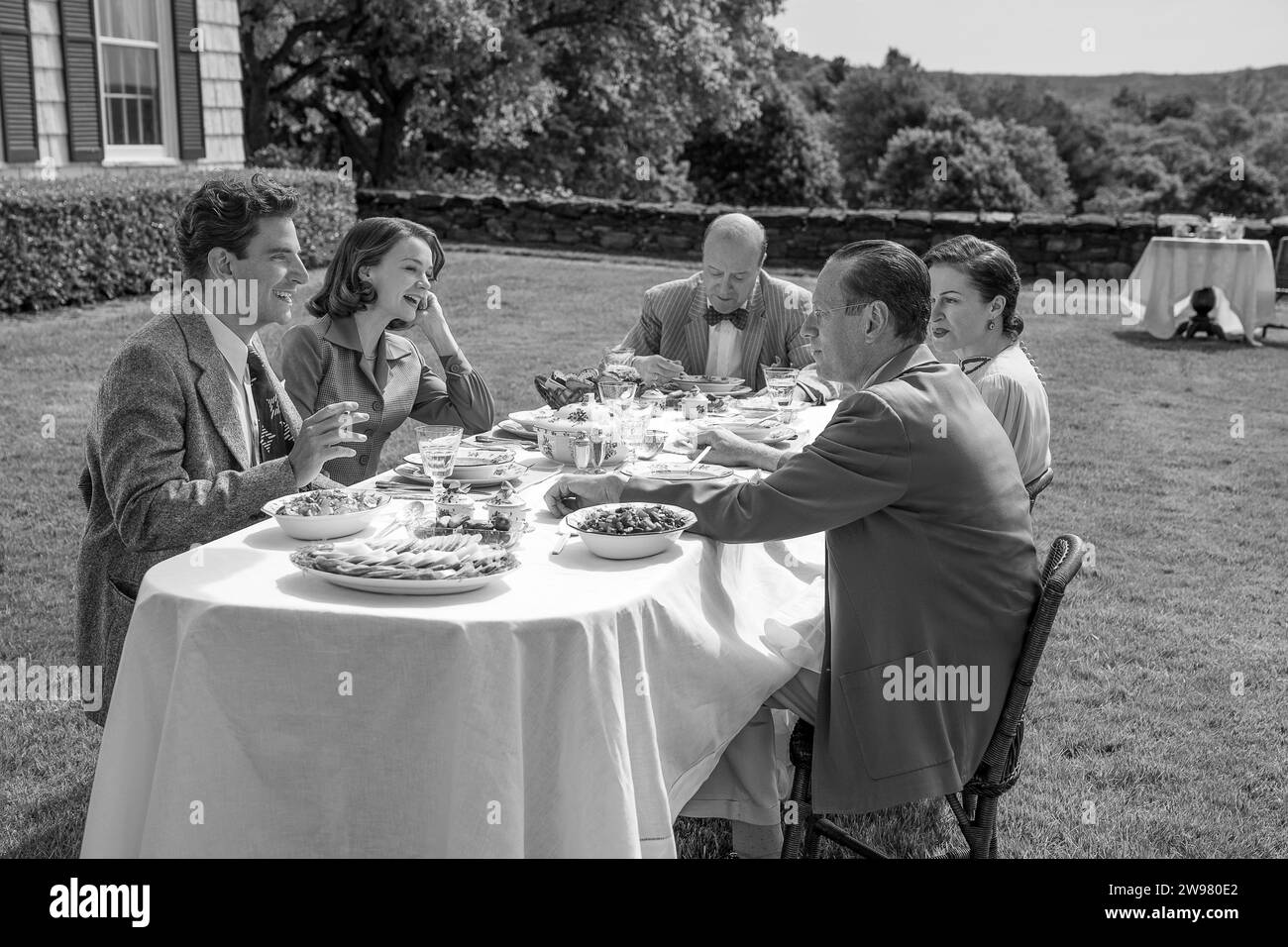 BRADLEY COOPER and CAREY MULLIGAN in MAESTRO (2023), directed by