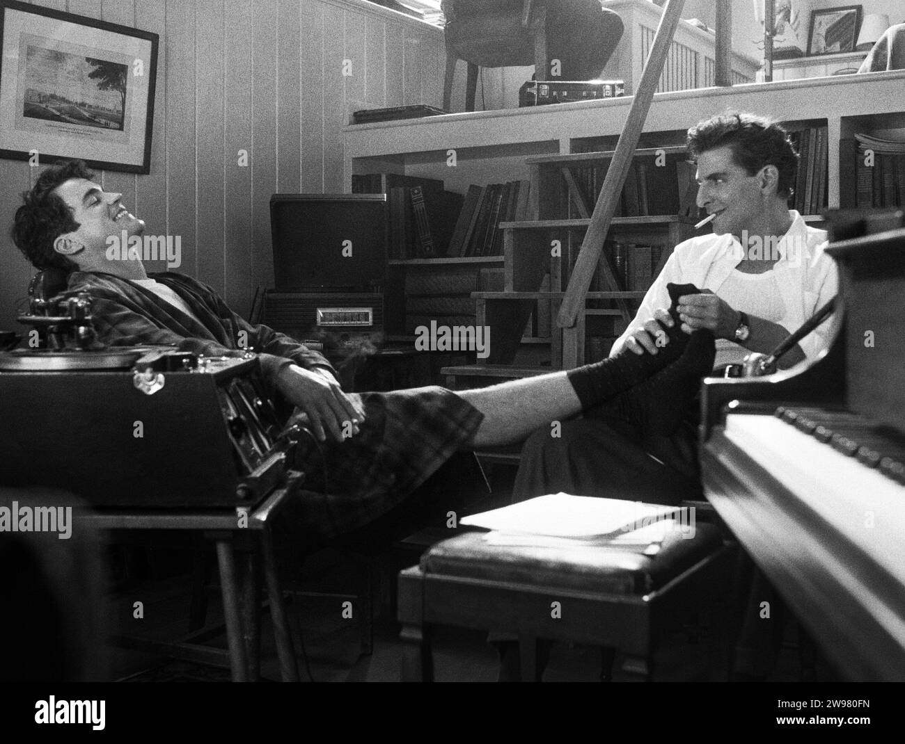 BRADLEY COOPER in MAESTRO (2023), directed by BRADLEY COOPER. Credit