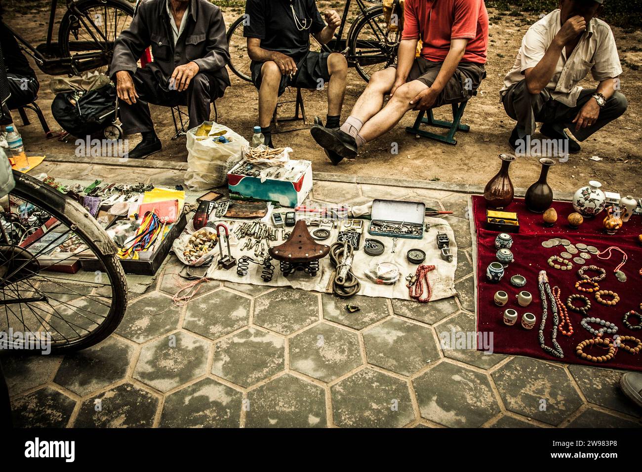Makeshift Examples Makeshift market hi-res stock photography and images - Alamy