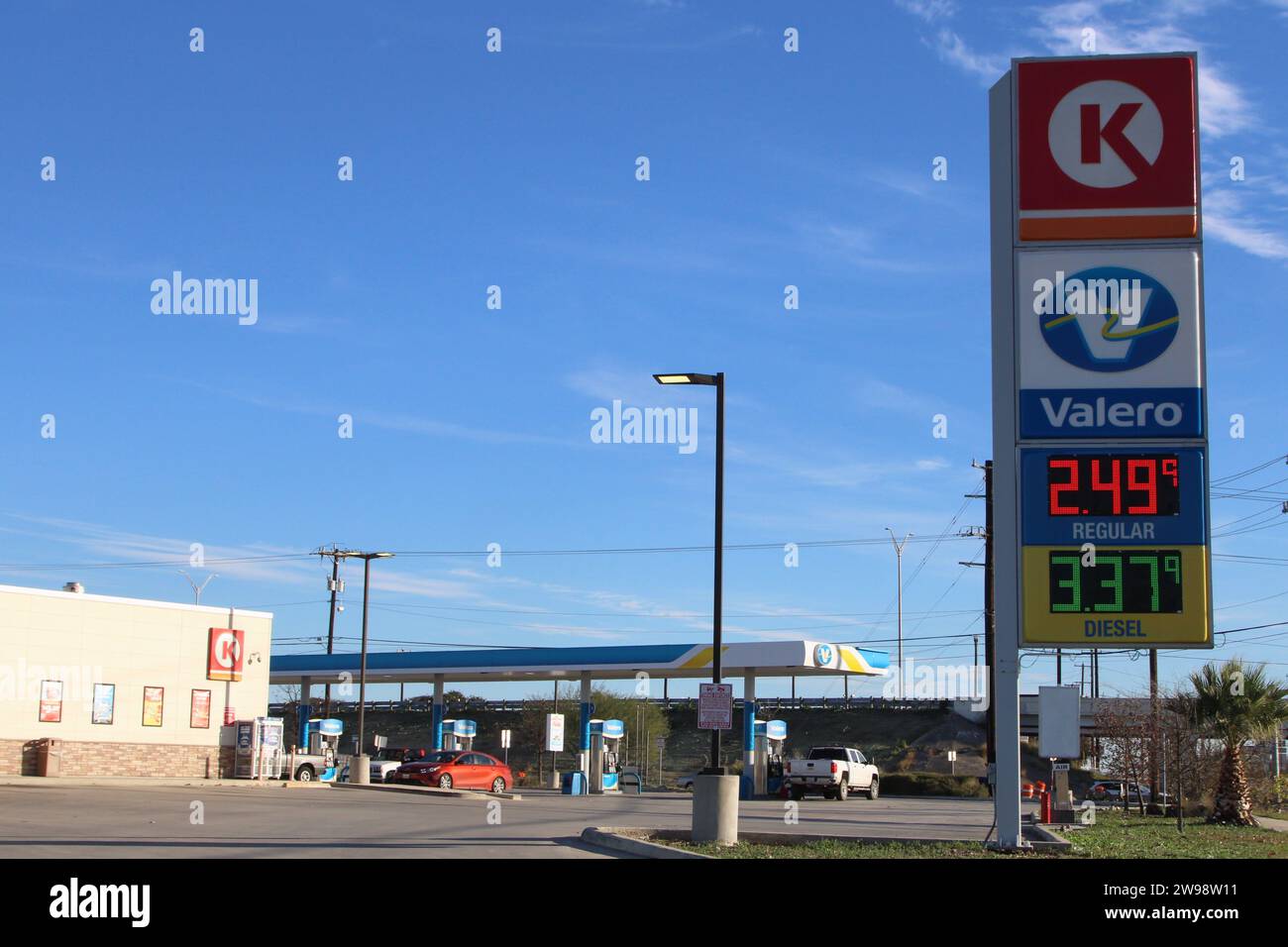 San Antonio, USA. 25th Dec, 2023. Unleaded gasoline is retailing for 2