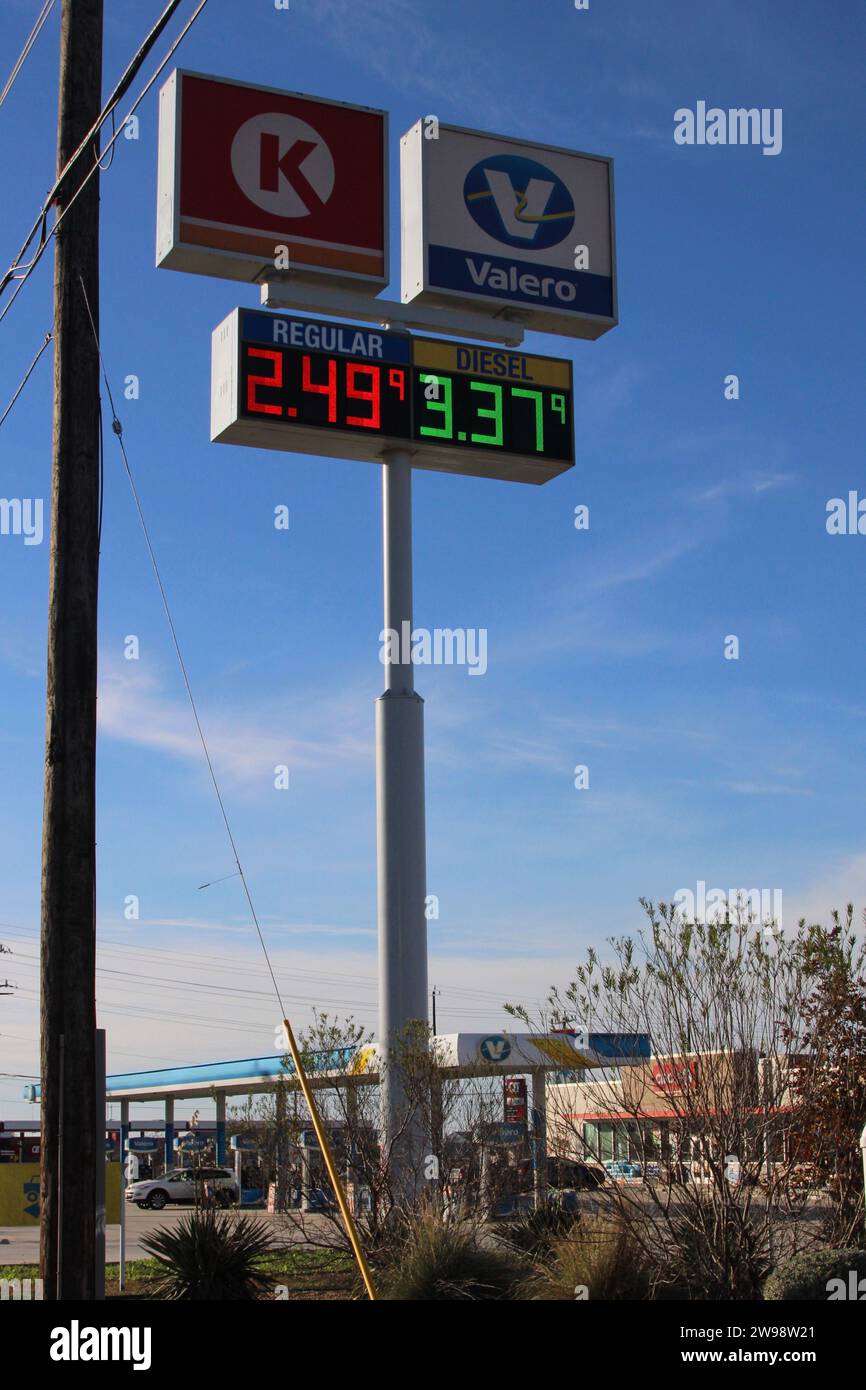 San Antonio, USA. 25th Dec, 2023. Unleaded gasoline is retailing for 2