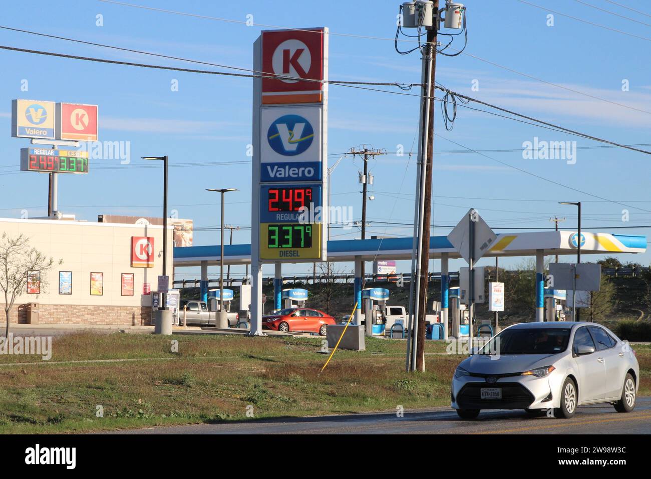 San Antonio, USA. 25th Dec, 2023. A motorist passes by the Circle K