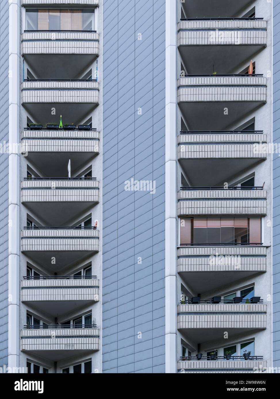 High rise social housing in hi-res stock photography and images - Alamy
