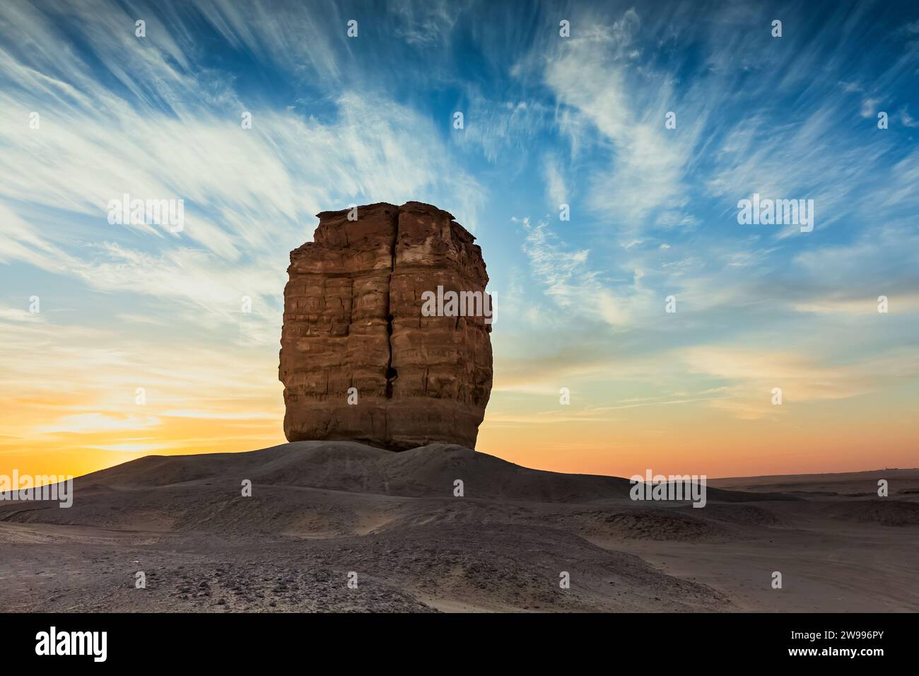 Thumb rock saudi hi-res stock photography and images - Alamy