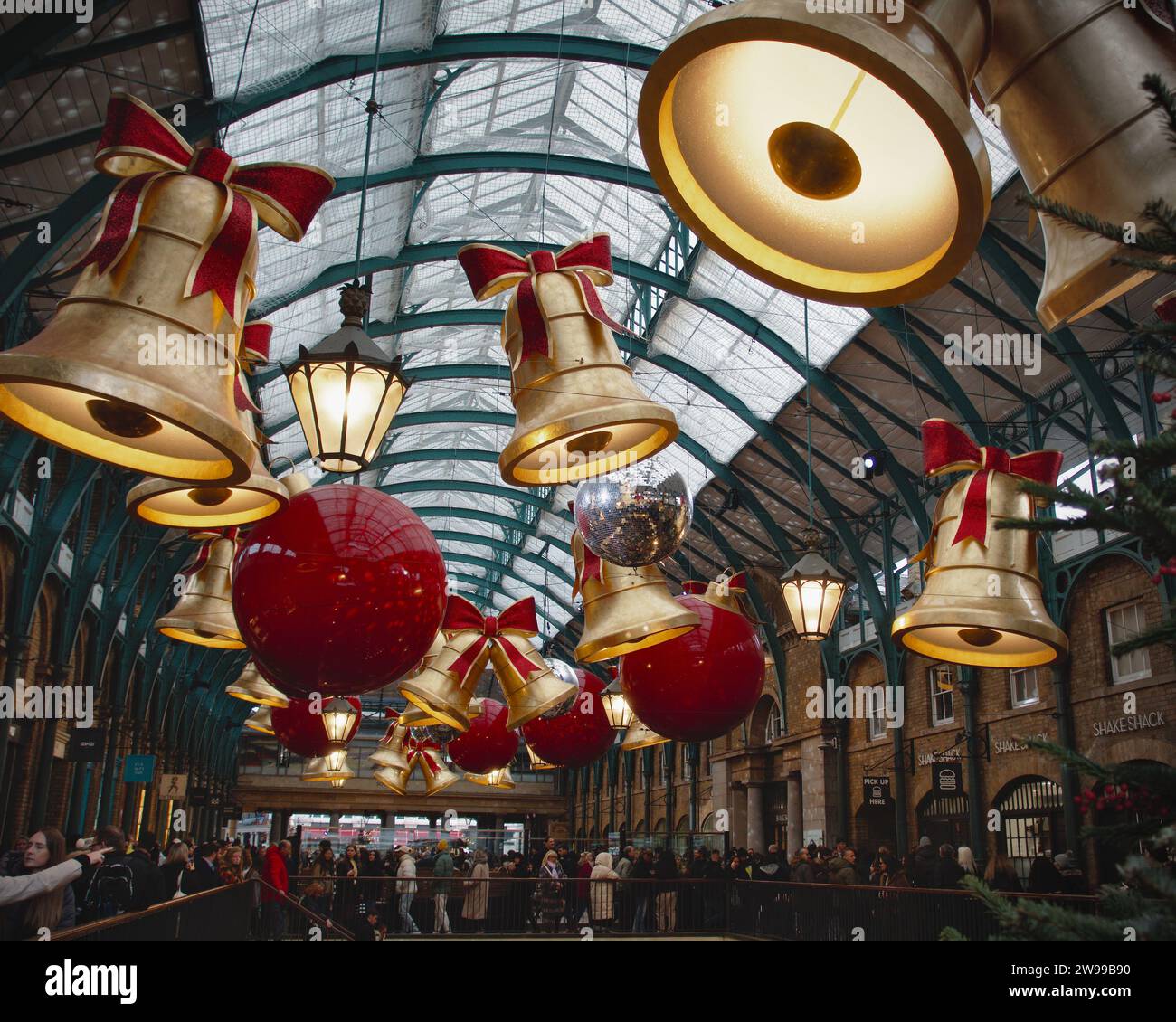 Covent Garden Market, London, UK. 16th Dec, 2023. featuring large bells