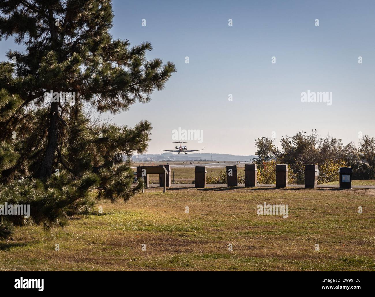 A regional jet landing at Ronald Reagan Airport in Washington DC Stock Photo