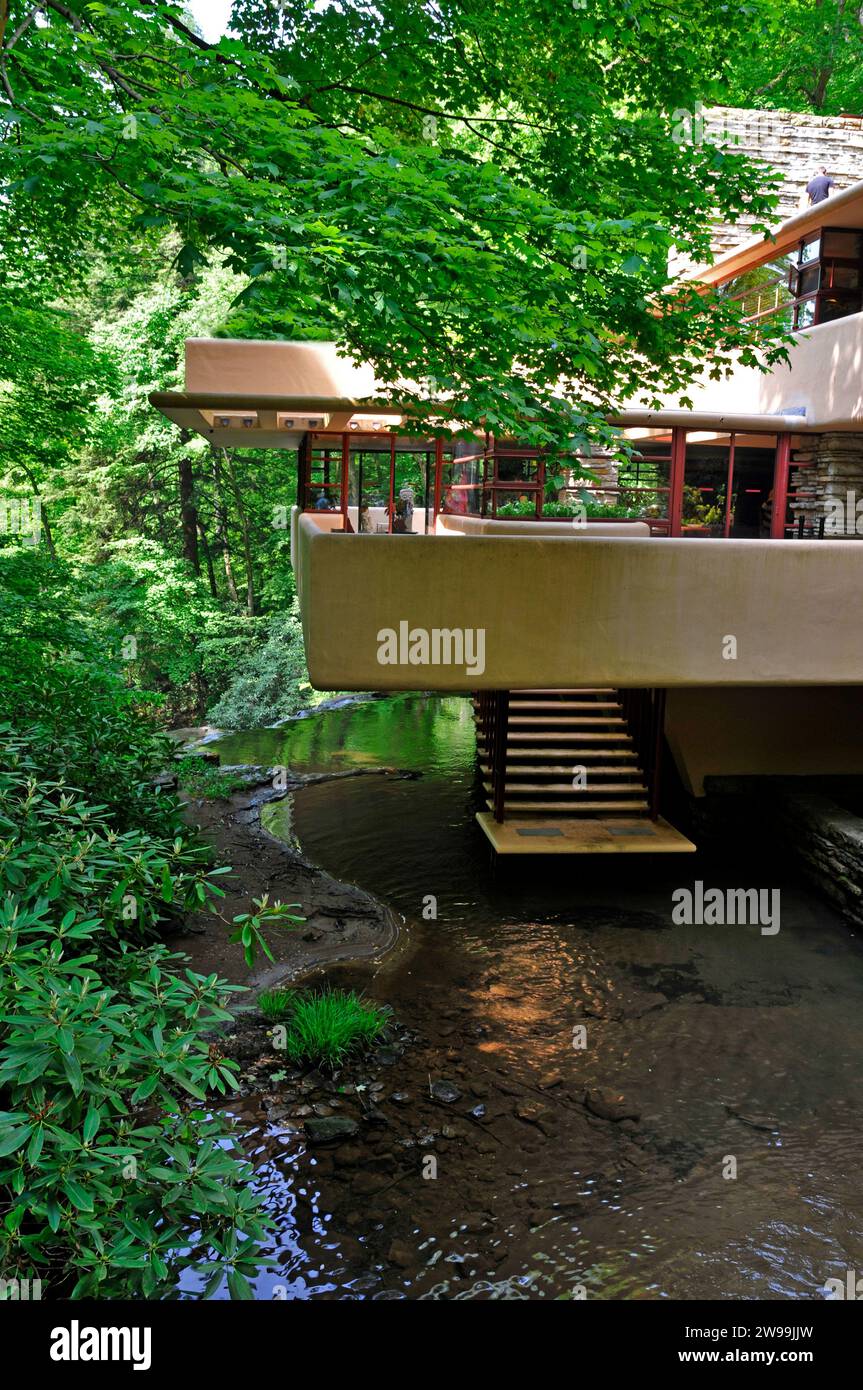 Fallingwater famous architect Frank Lloyd Wright's masterpiece