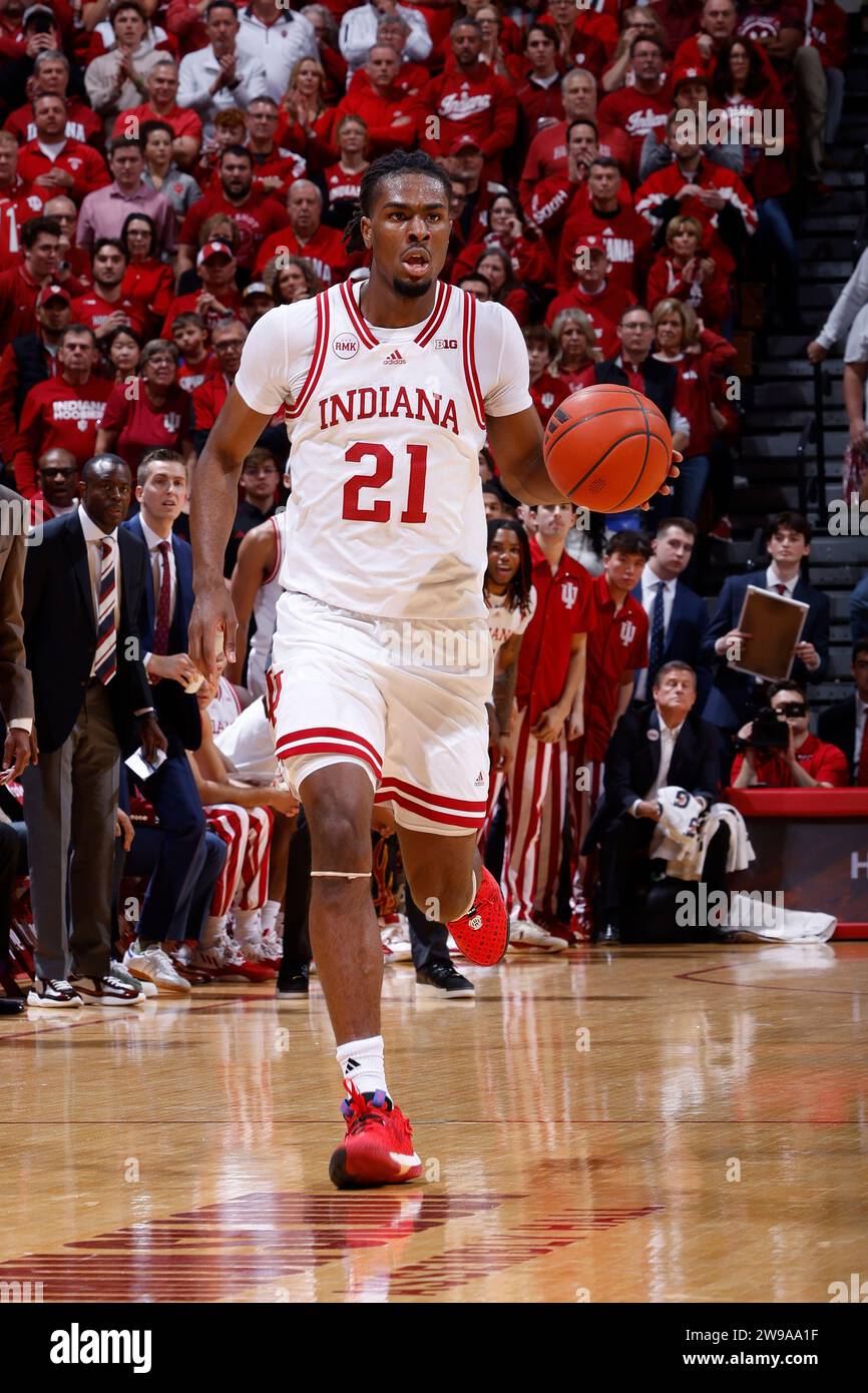 BLOOMINGTON, IN - DECEMBER 16: Indiana Hoosiers forward Mackenzie ...