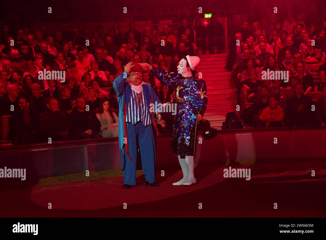  Show / 1. Winterprogramm von Zirkus Krone Farbenspiel / Premiere Motiv 